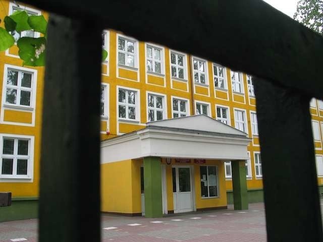 Gimnazjum nr 3 przy ulicy Żwirki i Wigury to jedno z trzech samodzielnych gimnazjów działających w Toruniu