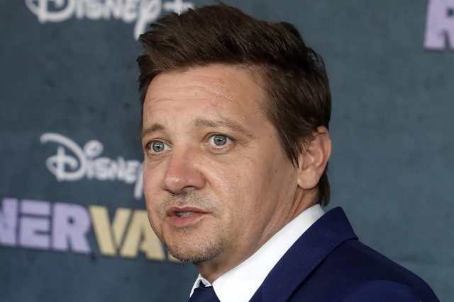 Jeremy Renner ujawnia, jak zmieniło się jego życie od czasu wypadku, w którym niemal stracił życie