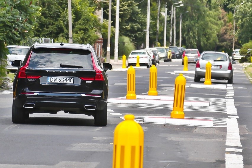 Wrocław: Slalom gigant na ulicy. Kto na to wpadł?