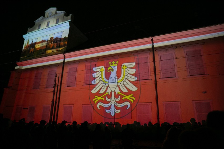 Kraków. Niezwykłe pokazy na Oknie Papieskim. Wśród widzów para prezydencka