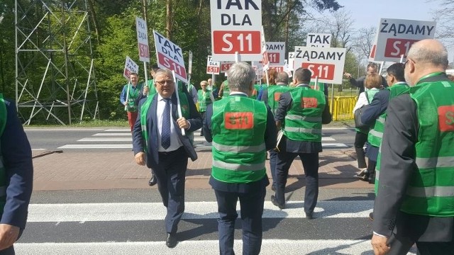 Janusz Gromek podczas niedawnego protestu samorządowców w Pile (w sprawie budowy drogi ekspresowej S11)