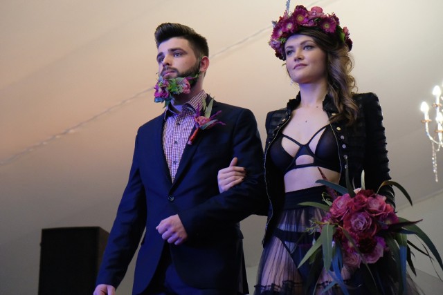 W niedzielę w Villi Bolestraszyce koło Przemyśla, odbyła się trzecia Rewia Ślubna. Zaprezentowały się firmy z branży weselnej. Były występy zespołów muzycznych, pokazy tańca oraz pokazy sukien ślubnych i bielizny.