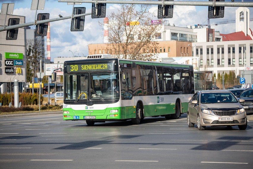 Nowy, całoroczny rozkład jazdy BKM od września. Zmiany dotyczyć będą 16 linii autobusowych. Mieszkańcy mogą liczyć na więcej kursów 