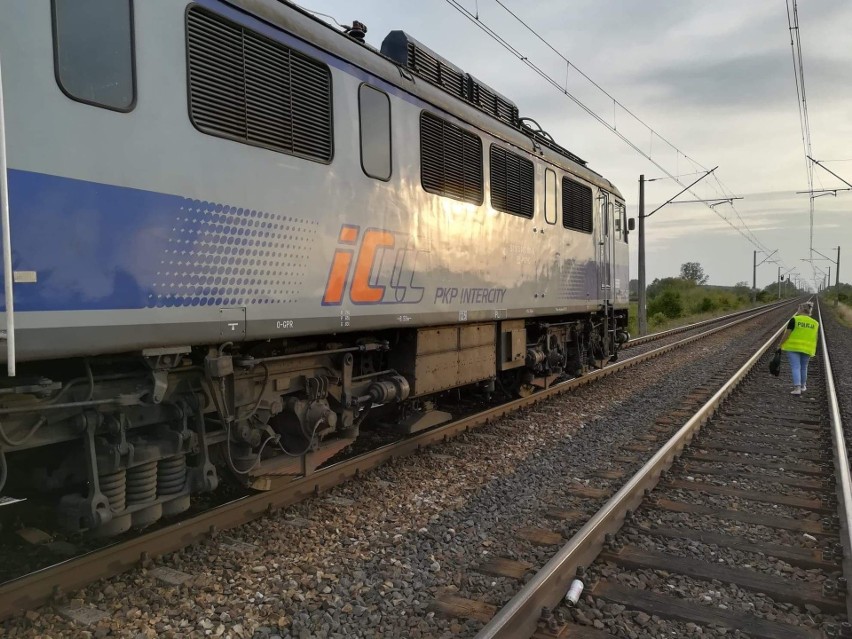 Czyżew-Ruś-Kolonia. Tragedia na przejeździe! Pociąg potrącił młodych ludzi. Zginęły dwie osoby [09.09.2019]