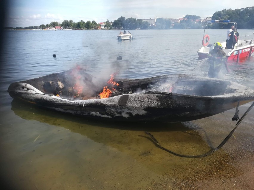 Pożar motorówki na jeziorze Drawskim