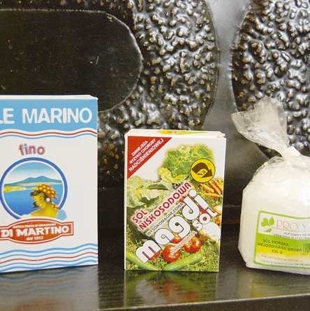 W sklepie wciąż niedostrzeżona pozostaje sól morska. Jest droższa od tradycyjnej, ale korzystniej wpływa na nasz organizm.
