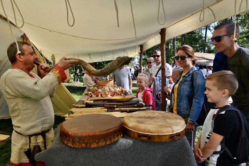 Jubileuszowy Festyn Archeologiczny w Biskupinie. Zajrzyjcie. Atrakcji nie zabraknie [PROGRAM]