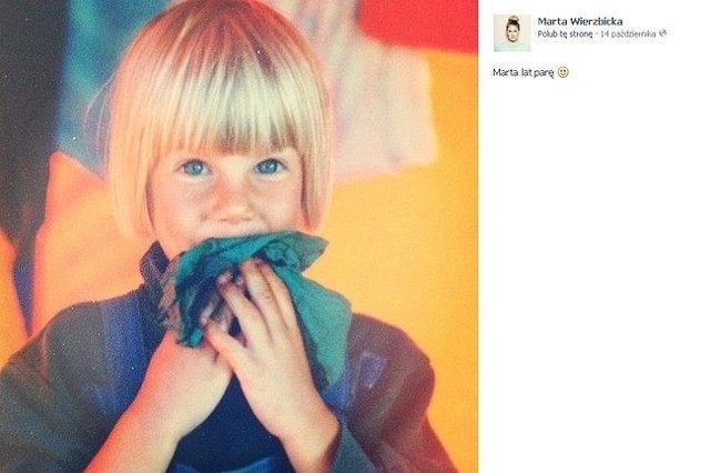 To Marta Wierzbicka!Aktorka zamieściła na swoim profilu na Facebooku zdjęcie, które zostało wykonane, gdy Marta miała kilka lat.(fot. screen Facebook)