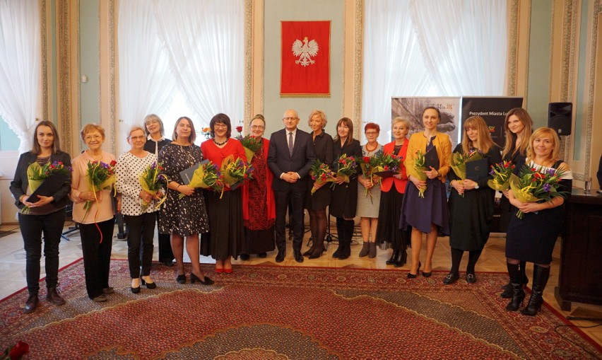 Lublinianki na medal. Prezydent Żuk uhonorował 15 pań. Zobacz zdjęcia