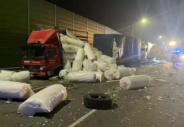 Zderzenie czterech ciężarówek na A1 w okolicach Częstochowy