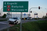 Wypadek w Porosłach. Peugeot zderzył się z BMW. Trzy osoby w szpitalu (zdjęcia)