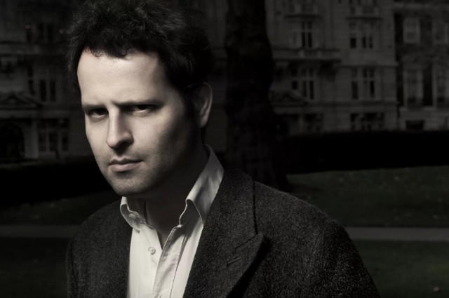 Adam Kay, autor bestsellerowych książek o świecie medycyny