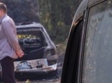 Zwęglone ludzkie zwłoki znaleziono w spalonym aucie w lesie pod Kędzierzynem-Koźlem