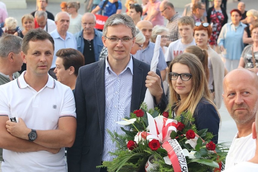 Wielka manifestacja w centrum Kielc „Wolne Sądy” z tysiącami uczestników  