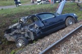 Jastrzębna Pierwsza. Wypadek. Volkswagen passat wjechał przed pociąg relacji Białystok - Suwałki (zdjęcia)