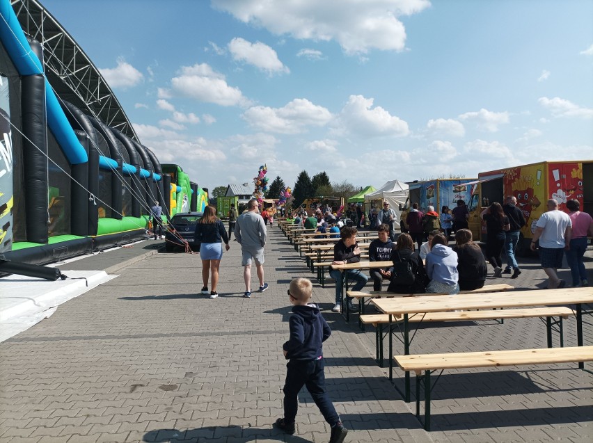 Zlot food trucków w Ostrowi Mazowieckiej 2-3.05.2022, przy Omedze. Zdjęcia
