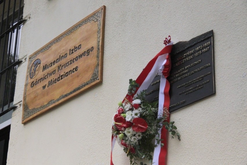 W Miedziance, w gminie Chęciny upamiętniono wybitnych naukowców