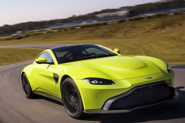 Aston Martin VantageNa auto można składać już zamówienia, natomiast dostawy rozpoczną się w pierwszej połowie 2018 roku. Na rynku niemieckim ceny zaczynają się od 154 tys. euro. Fot. Aston Martin