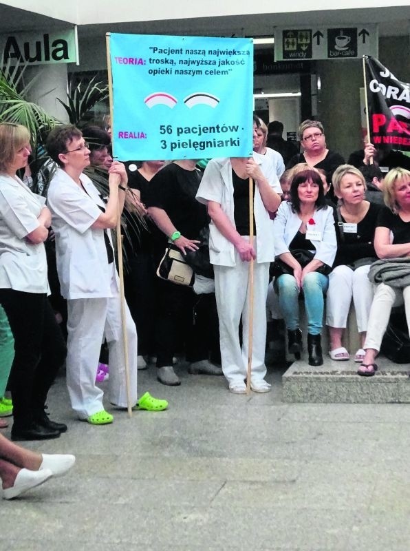 W ostatnich 6 miesiącach z CZMP odeszło 60 pielęgniarek. W lutym protestowały domagając się podwyżek.