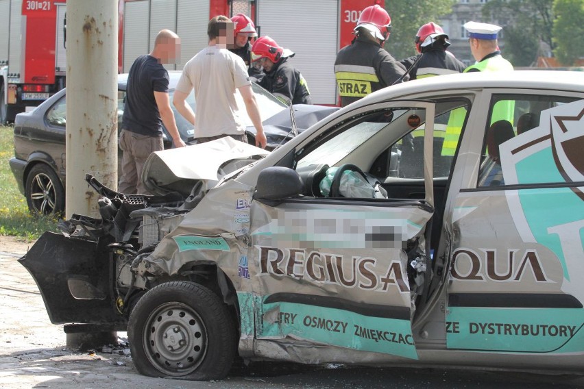 Wrocław: Wypadek na pl. Społecznym. Hyundai zderzył się z BMW (ZDJĘCIA)