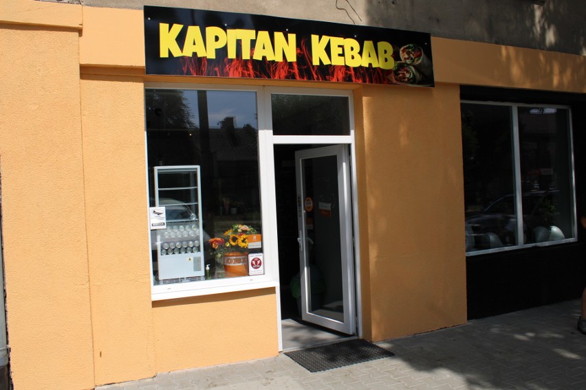 Kapitan Kebab zlokalizowany jest przy ulicy Okulickiego 48a.
