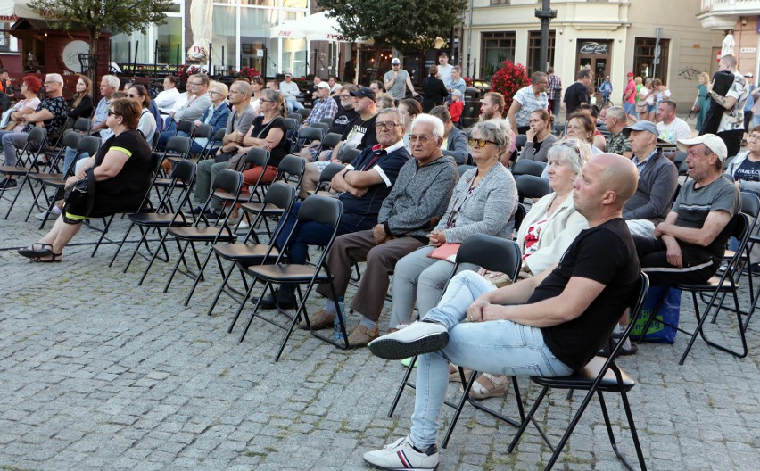 Blues brzmiał na Rynku w Grudziądzu. Zagrał zespół Tortilla.