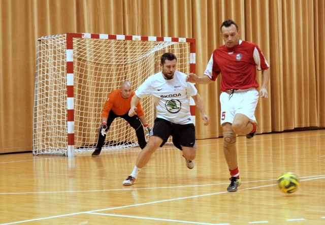 W niedzielę w Stalex Lidze w Świeciu rozegrano kolejne mecze. W extralidze Wojownik Wabcz przegrał z BS Skoda Auto Grudziądz 3:5.