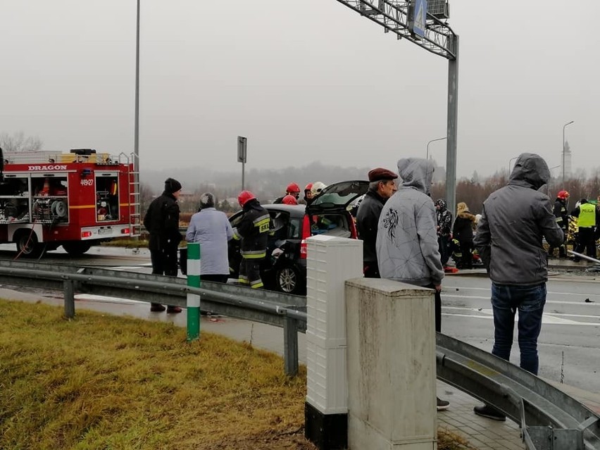 Poważny wpadek w Bieczu. Trzy osoby zostały ranne