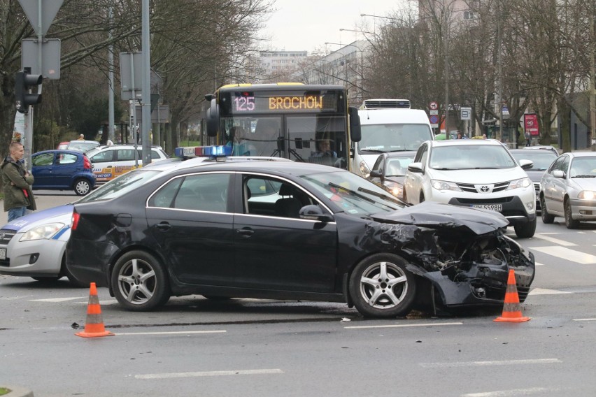 Wypadek w pobliżu Dworca Głównego. Duże utrudnienia (ZDJĘCIA)