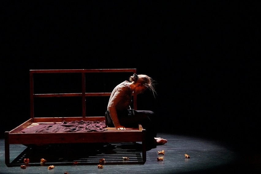 Teatr Czrevo. Joanna Troc jako Ksenia (zdjęcia, wideo)