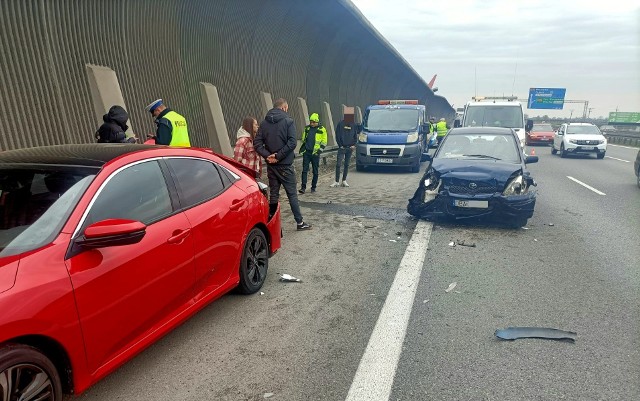 Wypadek na AOW przy węźle Wrocław Południe. Niedziela 24 kwietnia 2022