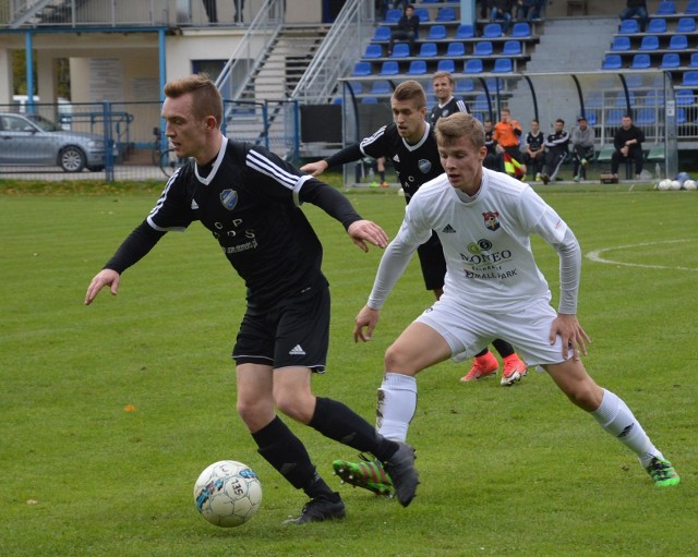 Rok temu Wiślanie (białe stroje) wygrali w Proszowicach 1:0