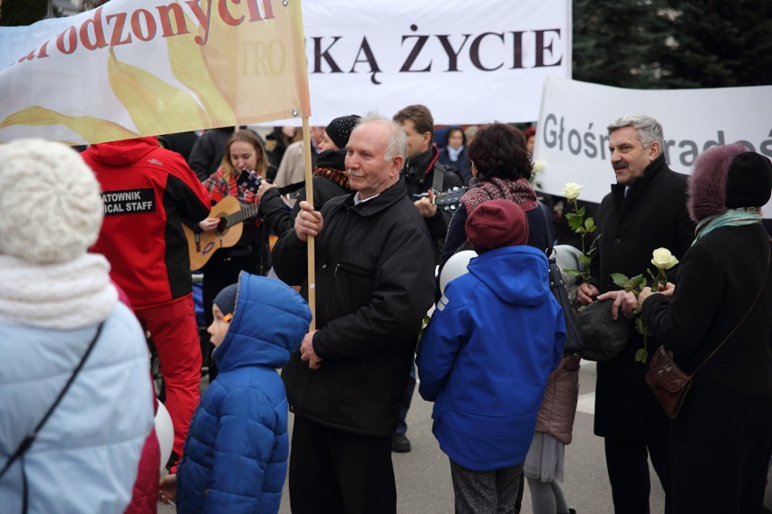 Marsz dla życia i rodziny w Ostrołęce [ZDJĘCIA I WIDEO]