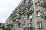 "Doczepiane" balkony hitem w Tarnowie. Rosnące ceny mogą jednak skutecznie zniechęcić wielu lokatorów bloków