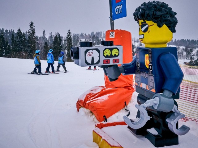Na stoku Kotelnica Białczańska możemy do 27 lutego bawić się razem z figurkami znanymi z zestawów Lego.