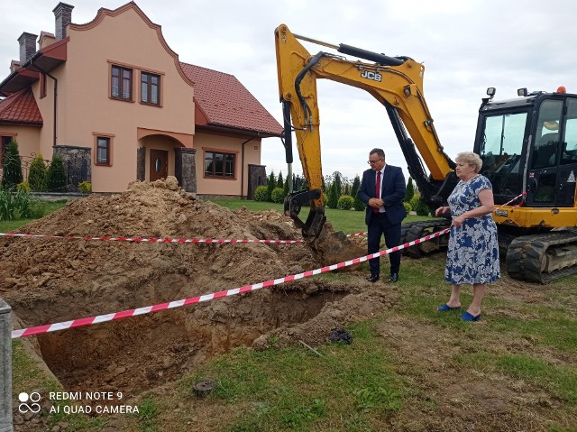 W Kopcu i Ujeździe gminie Iwaniska budują kanalizację. Są także kolejne projekt