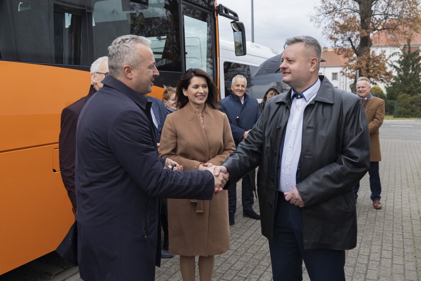 Wojewoda Mikołaj Bogdanowicz wraz z posłanką Ewą Kozanecką...