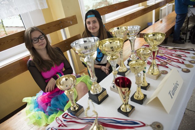 Uczniowie z Gimnazjum nr 8 w Toruniu przygotowali stoiska, na których prezentowali swoje osiągnięcia w różnych dziedzinach.