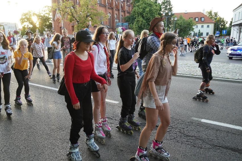 Białystok. W sobotni wieczór rolkarze znowu wyjechali na ulice [ZDJĘCIA]