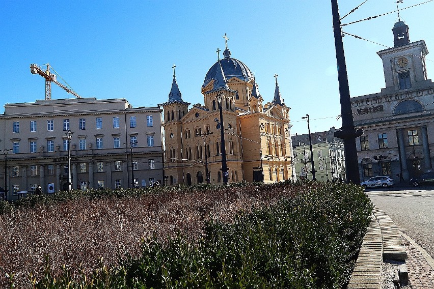 Plac Wolności w coraz większej ruinie a na remont trzeba jeszcze poczekać