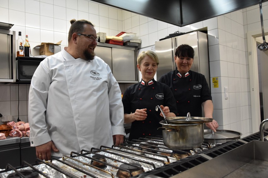 Diabelski Młyn w Koronowie. Czart kręci młyńskim kołem i zaprasza do restauracji [zdjęcia]