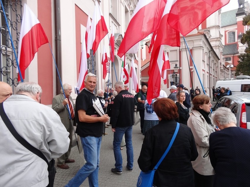 Poznań: Protestowali przeciwko przyjęciu uchodźców