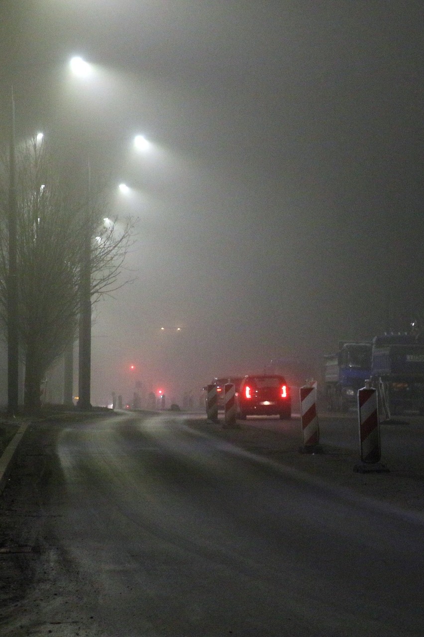 Lublin we mgle. Zobacz zdjęcia z naszego wieczornego spaceru po centrum miasta