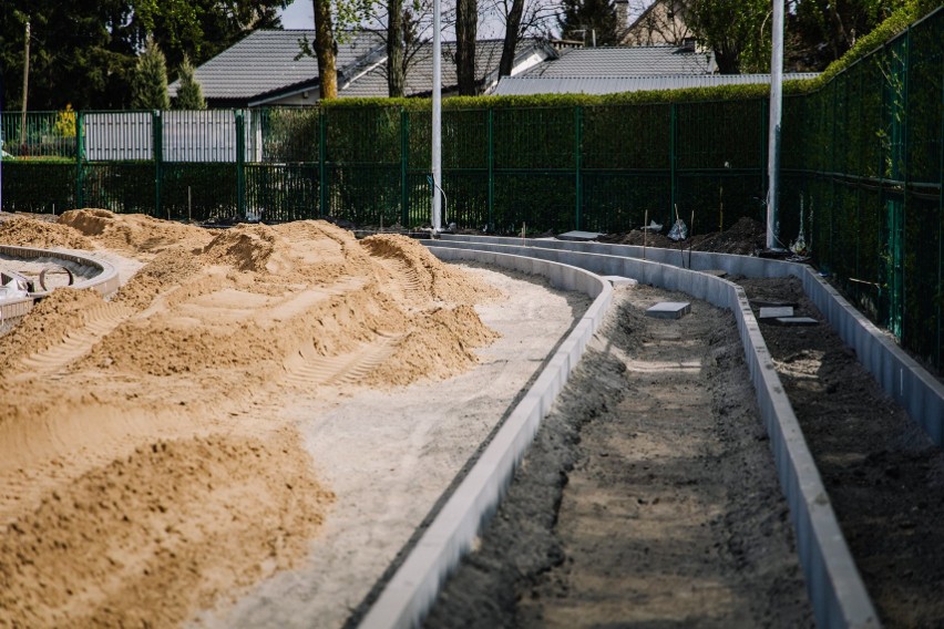 Stadion w Ostrowi Mazowieckiej. Zobaczcie, jak się zmienia. 5.10.2020. Zdjęcia