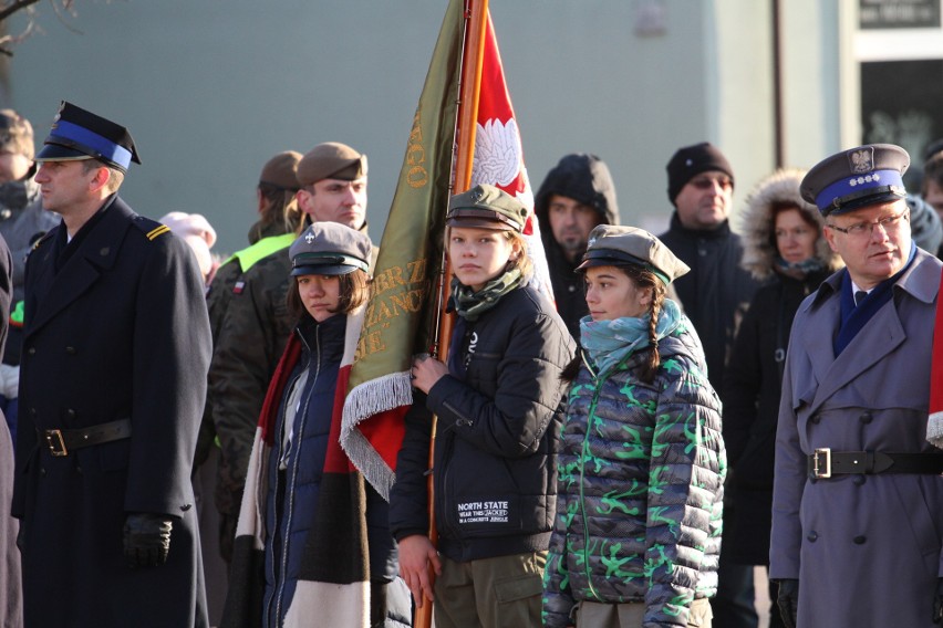 Na Placu Bartosza Głowackiego w Tarnobrzegu  „Terytorialsi” wypowiedzieli rotę przysięgi wojskowej. Było bardzo uroczyście (duzo zdjęć)