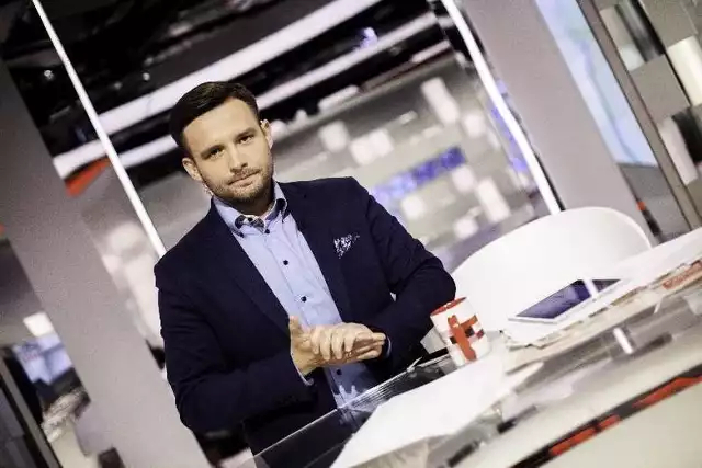 Pochodzący z Szydłowca Karol Gnat prowadzi telewizyjną "Panoramę". Pierwszy dzień świąt spędzi w rodzinnym mieście.