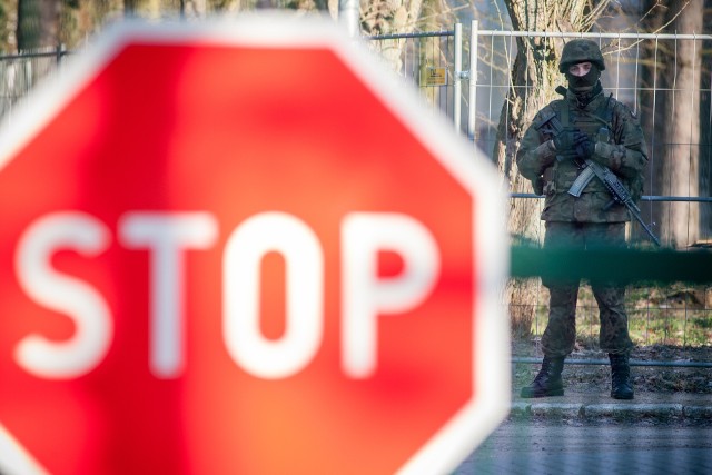 Teren budowanej amerykańskiej bazy antyrakietowej ochraniają polscy żołnierze z Batalionu Ochrony Bazy w Redzikowie.