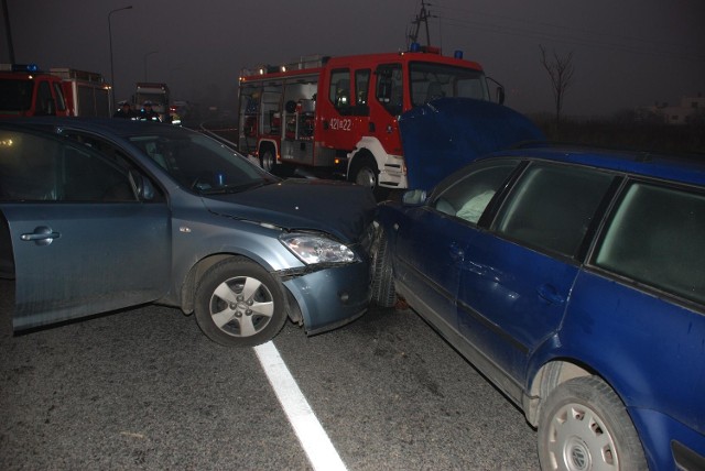 Nietrzeźwy kierowca spowodował kraksę z policyjnym autem