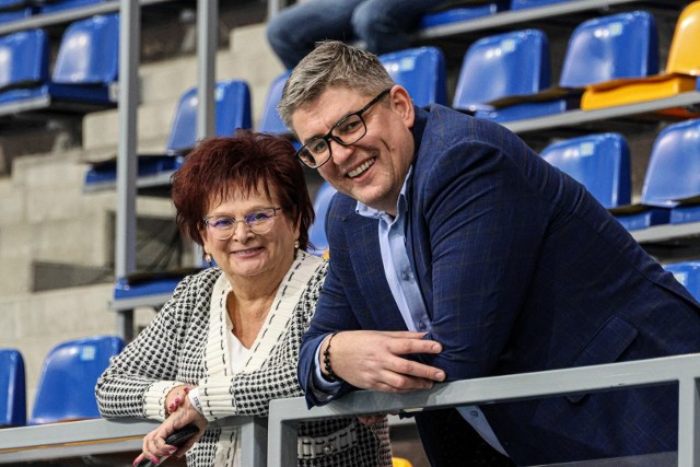 Halina Bąk, była prezes zarządu Czarnych Radom oraz prezes Stali Nysa Robert Prygiel dopingowali swoje zespoły w kolejnym starcoiu w PlusLidze.
