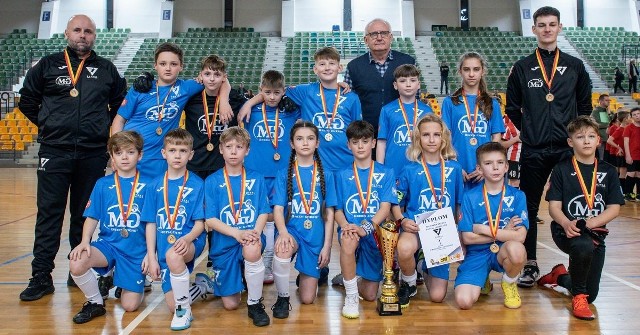 Finały Młodzieżowej Ligi Futsalu odbyły się w Hali Legionów w Kielcach. W roczniku 2012 i młodsi wygrał Futsal Jędrzejów.